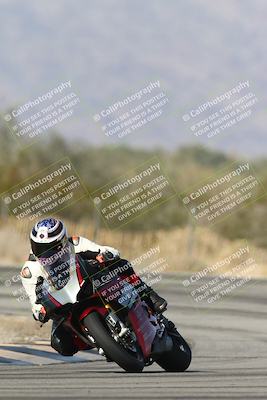 media/Dec-01-2025-Moto Forza (Mon) [[2daa91e15f]]/1-Advanced Group/Session 3 (Turn 3)/